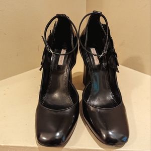 Fabrizio Viti strappy black leather pumps with floral applique; Size 8.5